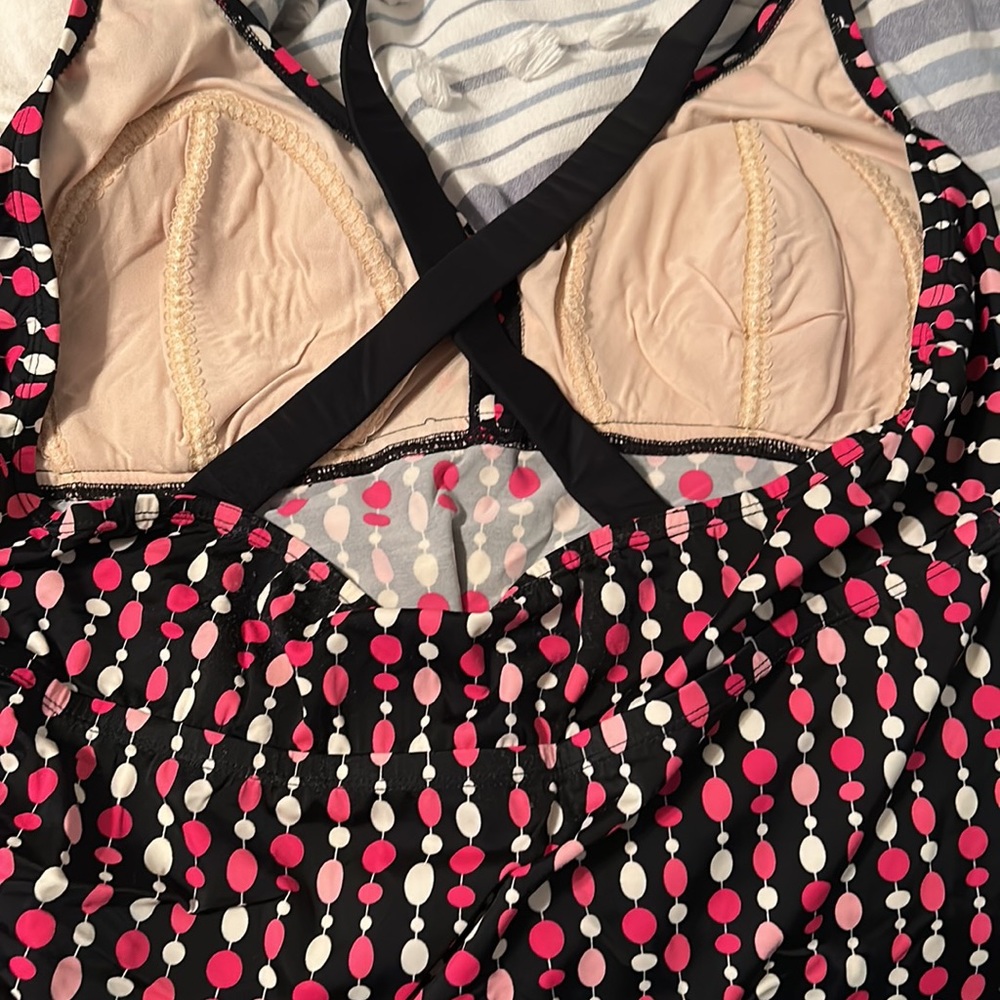 Swimsuit - Picture 6 of 9